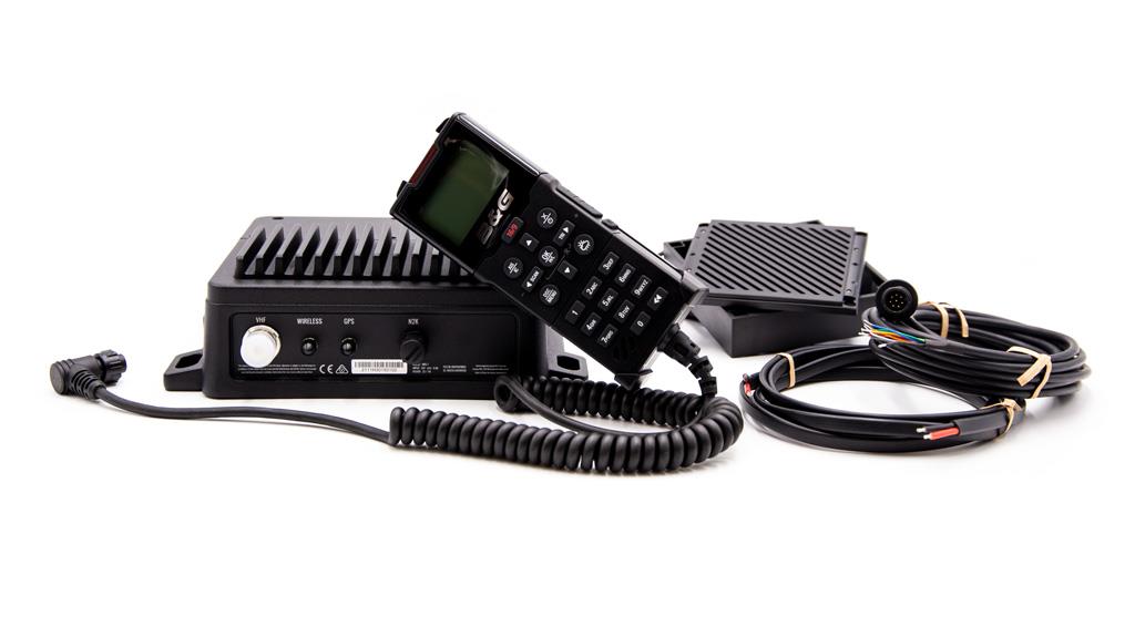 B&G - V100 VHF marine (boîte noire, combiné, haut-parleur)